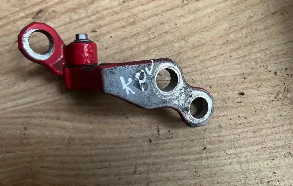 Ford C-MAX I Front door upper hinge