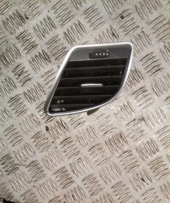 Audi A5 8T 8F Dashboard side air vent grill/cover trim 8t2820901b