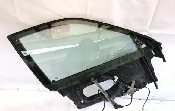 Audi 100 S4 C4 Front door window/glass frame 