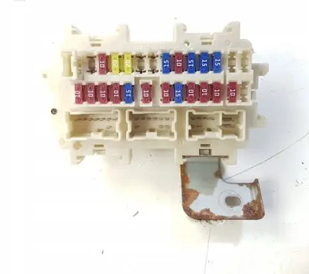Infiniti G35 Fuse module
