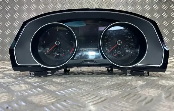 Volkswagen PASSAT B8 Speedometer (instrument cluster) 3G0920941A
