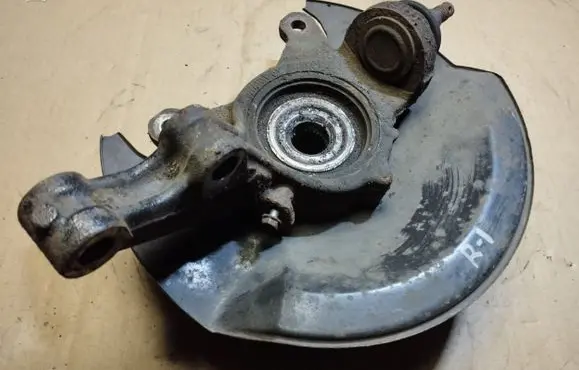 Front wheel hub spindle knuckle