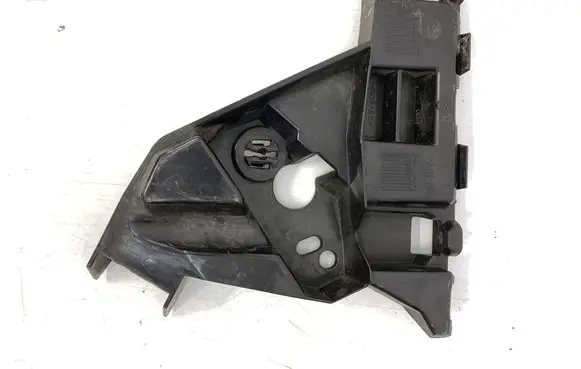 Opel Astra J Front bumper mounting bracket 13350885