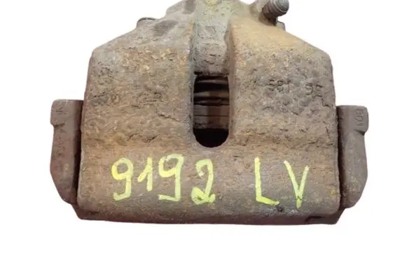 Volkswagen Touran I Front brake caliper
