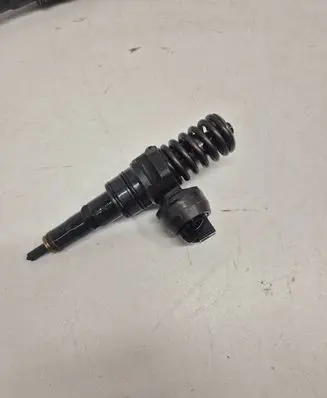 Skoda Superb B5 (3U) Fuel injector 0414720214