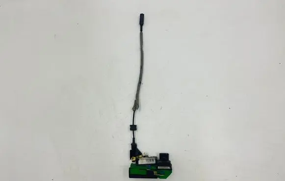 Volvo XC90 Front door lock 30663044
