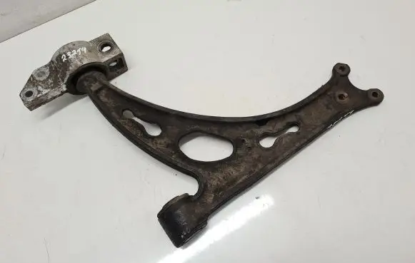 Volkswagen Touran I Front lower control arm/wishbone