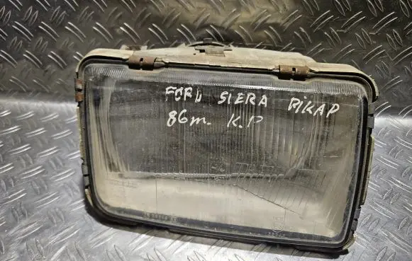 Ford Sierra Headlight/headlamp 03428749 03428748