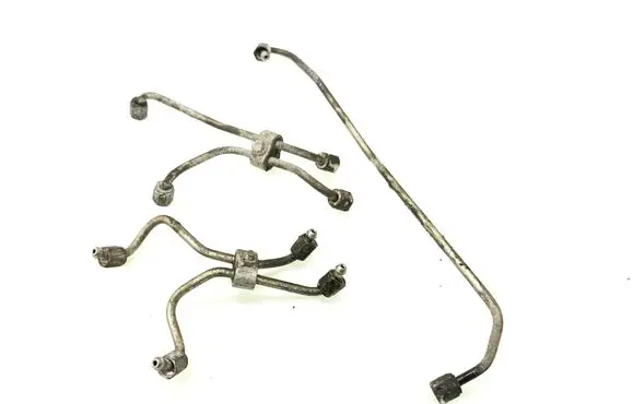 Toyota RAV 4 (XA40) Fuel injector supply line/pipe 