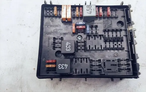 Volkswagen Touran I Fuse module 1K0937124 01394932
