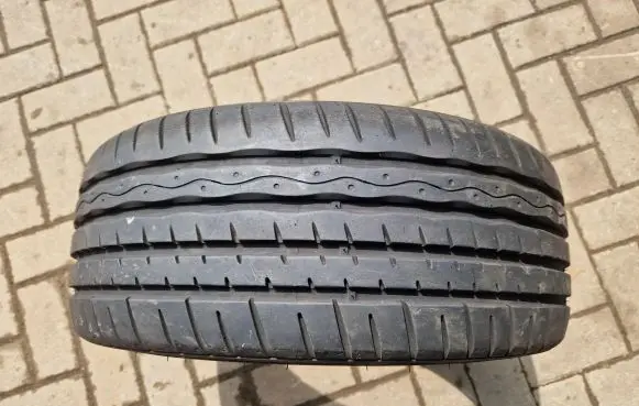 Volkswagen Golf III R17 summer tire 19540ZR17 HANKOOK