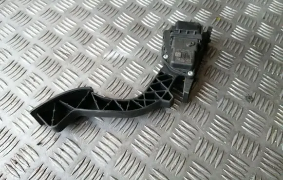 Ford Focus Accelerator throttle pedal 4M519F836AJ 6PV00864162