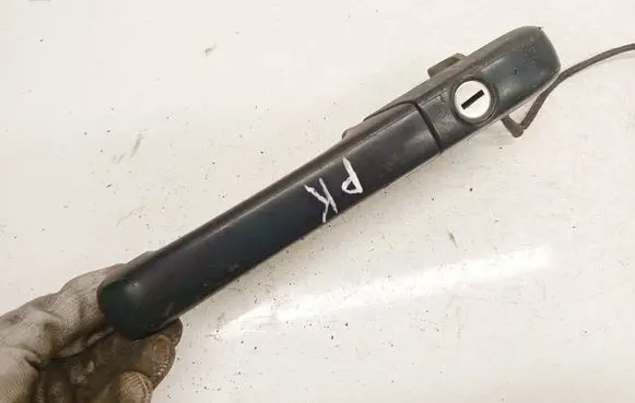 Volkswagen PASSAT B4 Front door exterior handle 