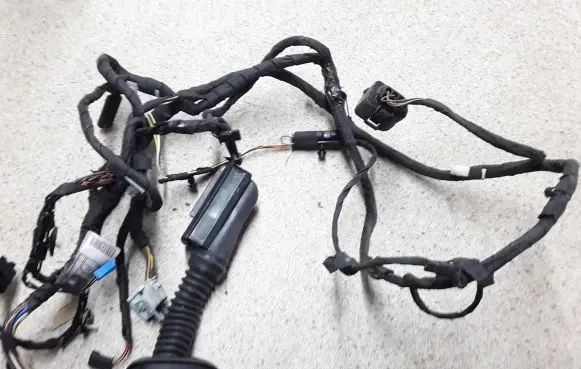 BMW 4 F36 Gran coupe Front door wiring loom 9325881 9325877