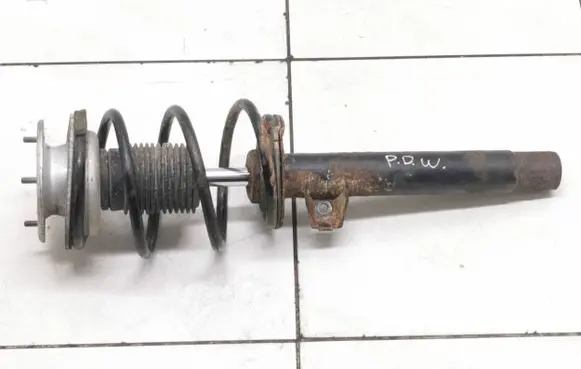 Front shock absorber with coil spring