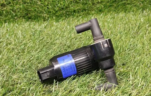 Ford Edge II Windscreen/windshield washer pump JL1B17664AA 3U396516
