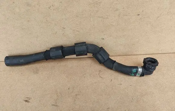 BMW 4 F32 F33 Engine coolant pipe/hose 8616560 17128616560