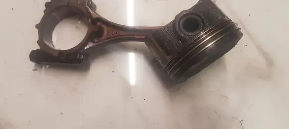 Lexus IS 200-300 Piston with connecting rod