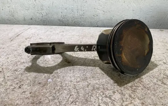 Dodge Challenger Piston with connecting rod