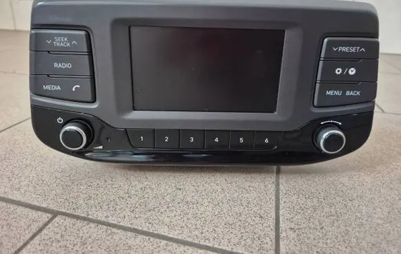 Hyundai i30 Radio/CD/DVD/GPS head unit 96170G4210