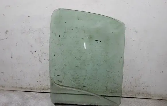 Renault Master II Front door window glass four-door