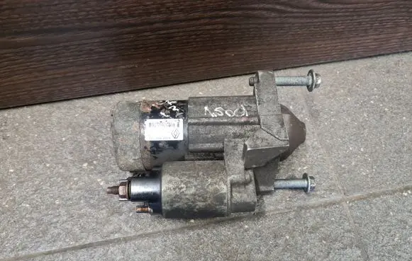 Renault Kangoo I Starter motor M000T91581 8200426577