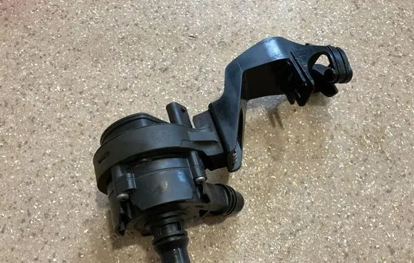 BMW M5 F90 Electric auxiliary coolant/water pump 9372723 9303628