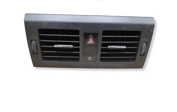 Mercedes-Benz GLK (X204) Dash center air vent grill A2048304954
