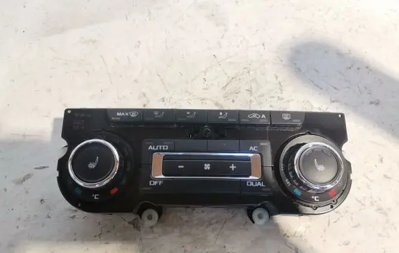 Skoda Octavia Mk2 (1Z) Climate control unit 3T0907044BE