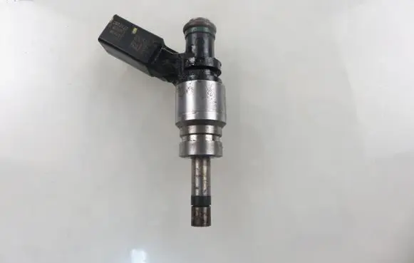 Fuel injector