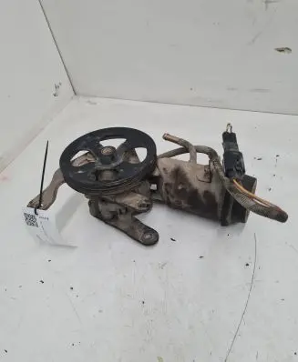 Toyota Yaris Power steering pump
