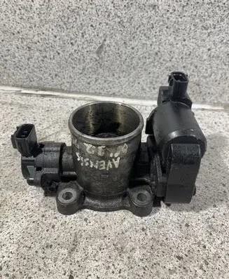 Toyota Avensis T250 Throttle valve 0R010