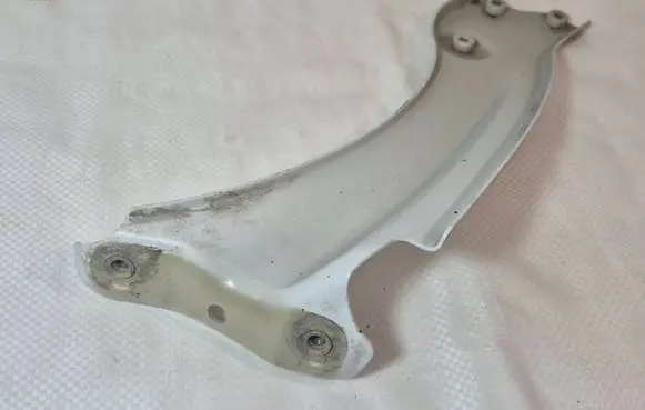 Skoda Superb B8 (3V) Fender mounting bracket 3V0821141