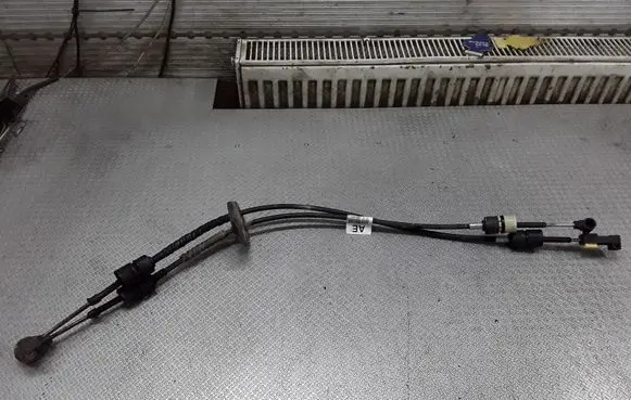 Gear shift cable linkage