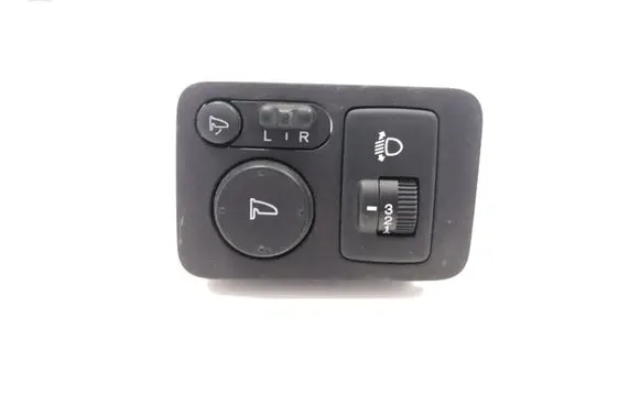 Honda CR-V Headlight level height control switch M33212 M31062