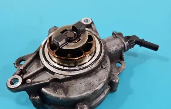 Citroen DS5 Vacuum pump 7586424 IMPRK1404856