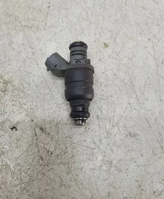 Audi A3 S3 8P Fuel injector 06A906031BT