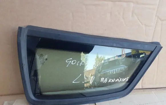 Volkswagen Golf Sportsvan Rear side window