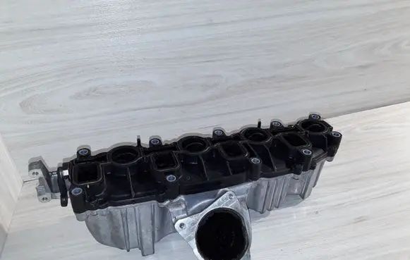 Audi A4 S4 B8 8K Intake manifold 1024113S 03L129711E
