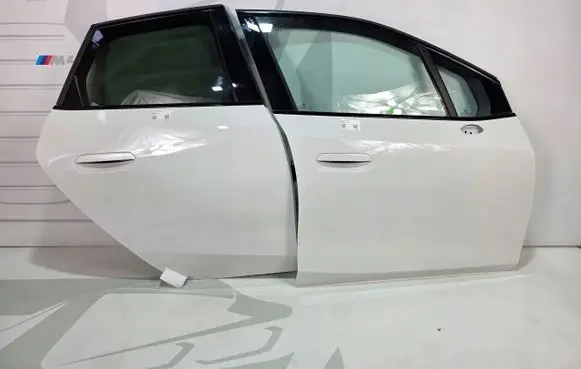 BMW 2 Active Tourer U06 Front door 