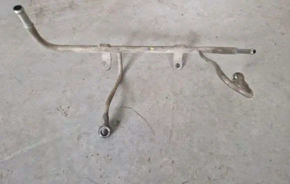 Mitsubishi L200 Fuel injector supply line/pipe 