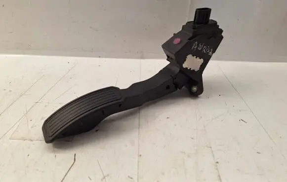 Toyota Auris 150 Accelerator throttle pedal 7811002020 08078A
