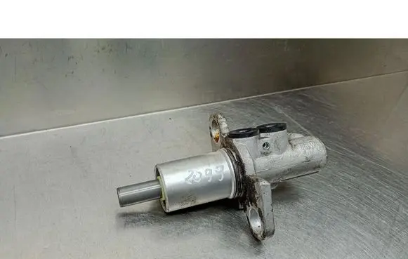 Audi A4 S4 B6 8E 8H Master brake cylinder 