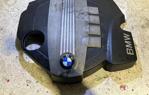 BMW 3 E92 E93 Engine hood trim 7797410