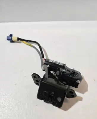 Loading door lock