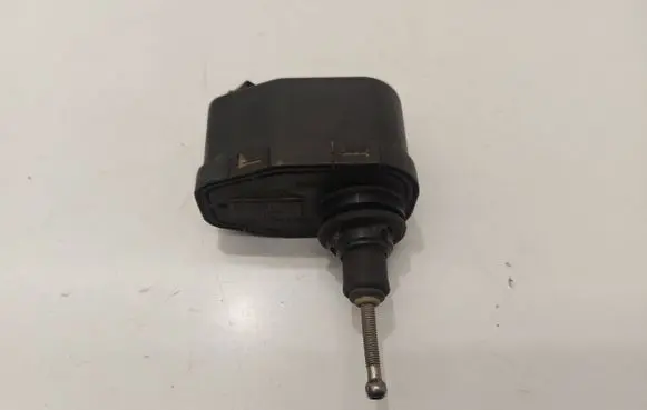 Volkswagen Golf II Headlight level adjustment motor 321941295
