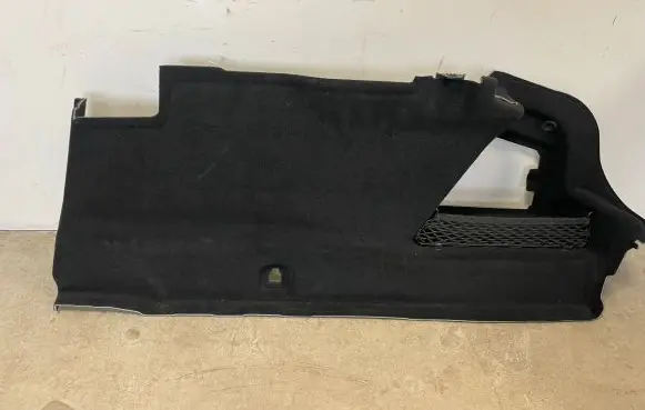 BMW 8 G15 Trunk/boot side trim panel 7435270
