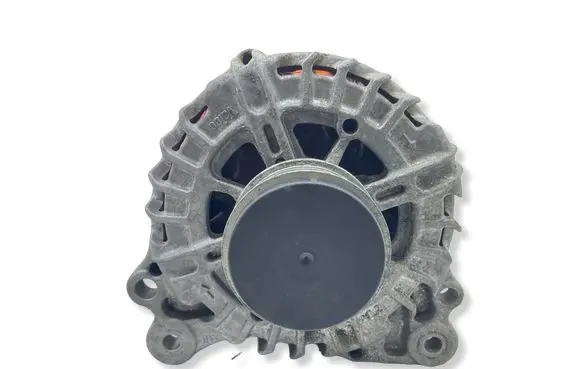 Volkswagen Scirocco Generator/alternator 03L903023F