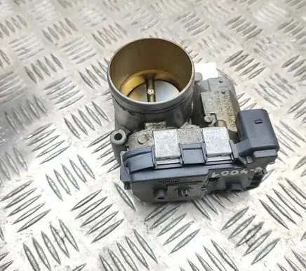 Volkswagen PASSAT B8 Throttle valve 03F133062B