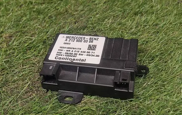 Mercedes-Benz E W212 Fuel injection pump control unit/module A2129000306